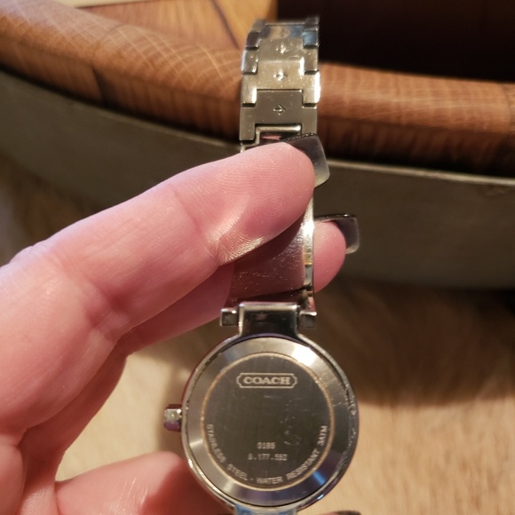Authentic Vintage Silver Signature Coach Watch - Picture 5 of 6